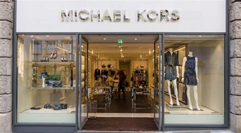 Michael Kors Renews Eyewear Licensing Agreement 